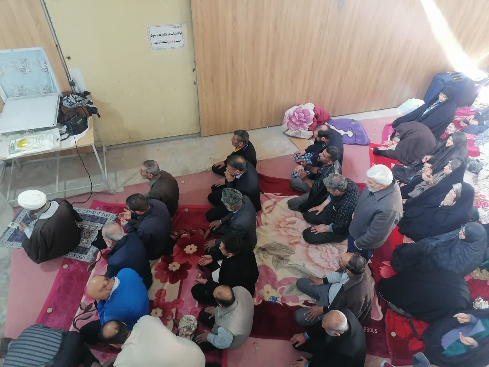 برگزاری نماز جماعت ظهر و عصر در حسینیه درچه کربلا